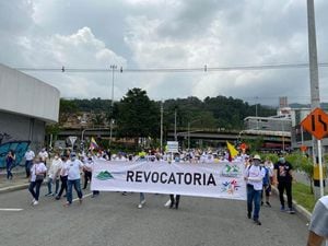 Manifestación de comité promotor de la revocatoria en Medellín.