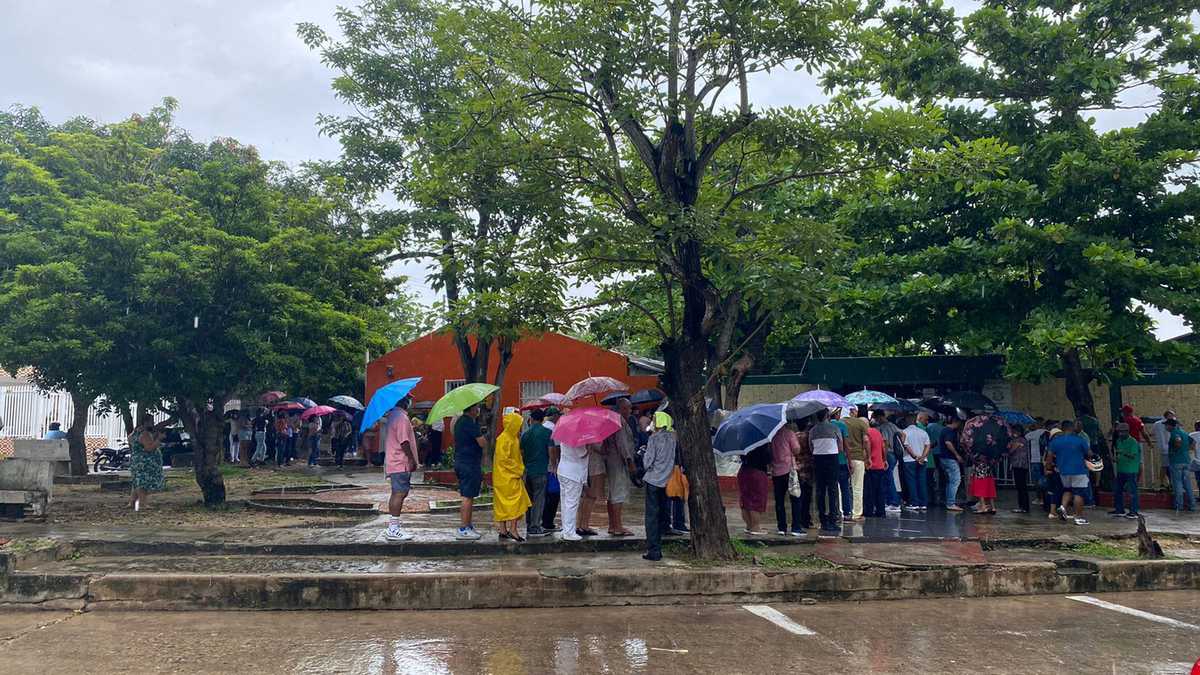 La jornada electoral en Barranquilla transcurre en medio de lluvias