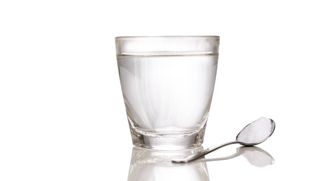 El principio Ser tubo Agua con sal ¿qué pasa si se toma un vaso todos los días?