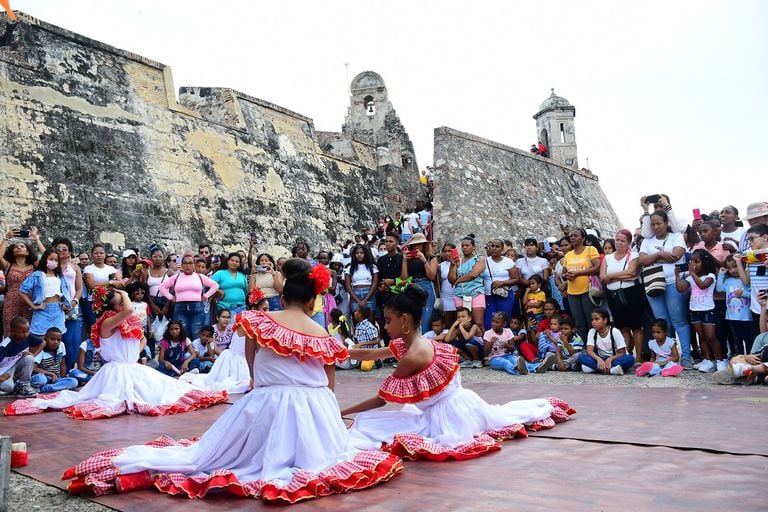 Muestras culturales en el Castillo San Felipe de Barajas.