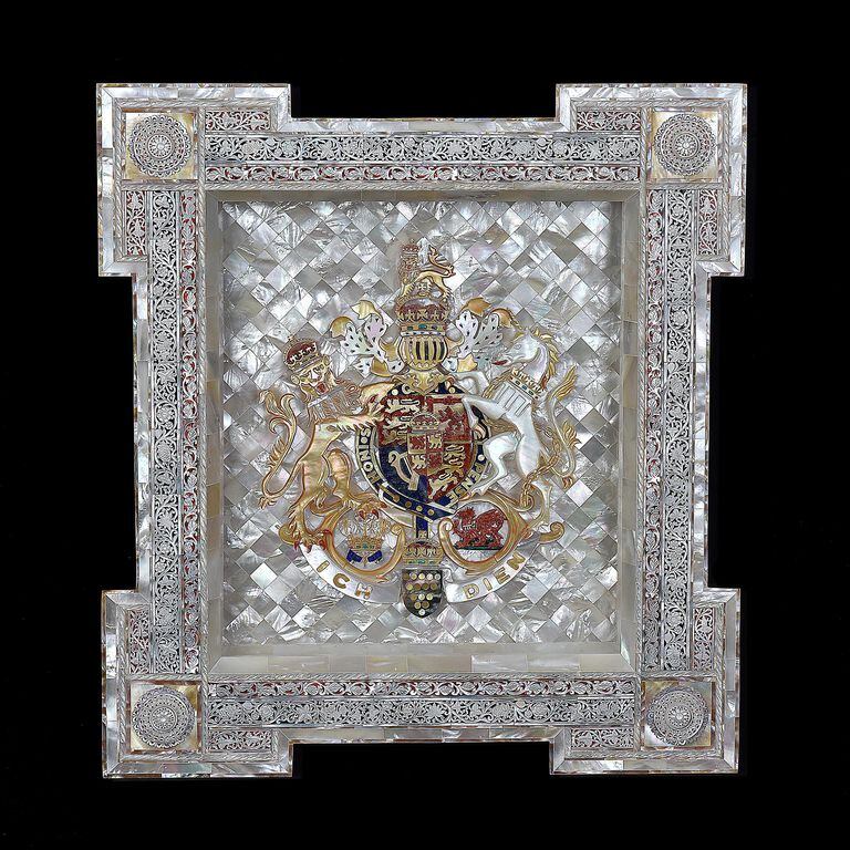 El Escudo de nácar del monarca británico.
Foto Emilio Yidi, 2020.