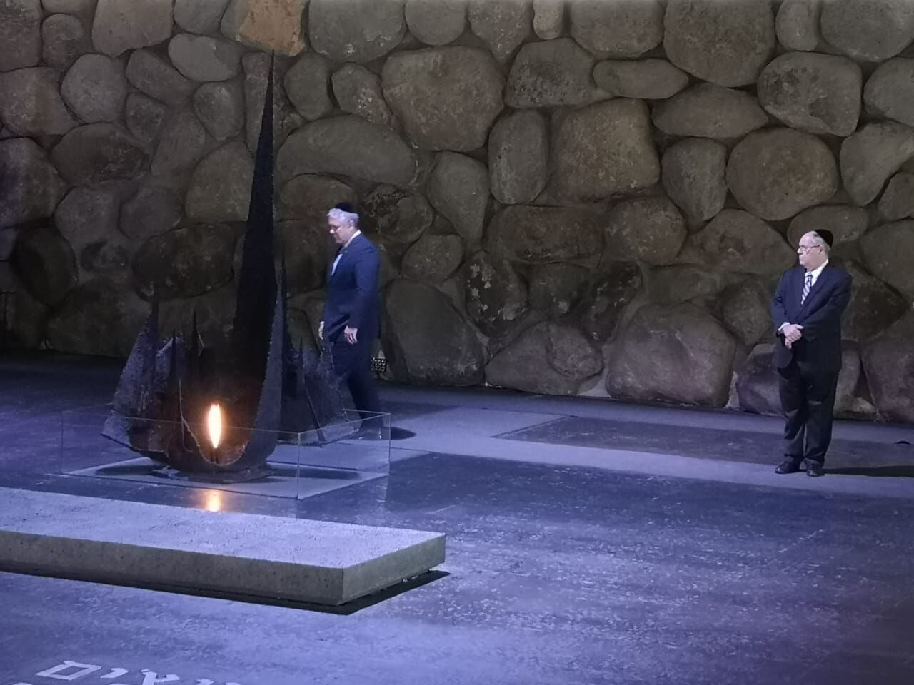 Iván Duque rindió homenaje a víctimas del Holocausto.