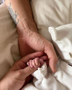 Alejandra tuvo a Lorenzo por parto natural y ella y su bebé están en perfectas condiciones. Foto: Instagram @sebasyepes.
