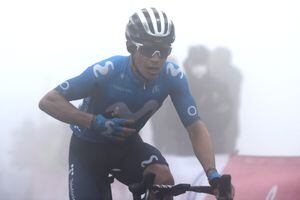 Team Movistar's Colombian rider Miguel Angel Lopez celebrates as he wins the 18th stage of the 2021 La Vuelta cycling tour of Spain, a 162.6 km race from Salas to Altu d'El Gamoniteiru in Pola de Lena, on September 2, 2021. (Photo by MIGUEL RIOPA / AFP)
