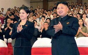 El mandatario norcoreano Kim Jong-un y la cantante Hiyon Son-wol. Foto: News.com.au.