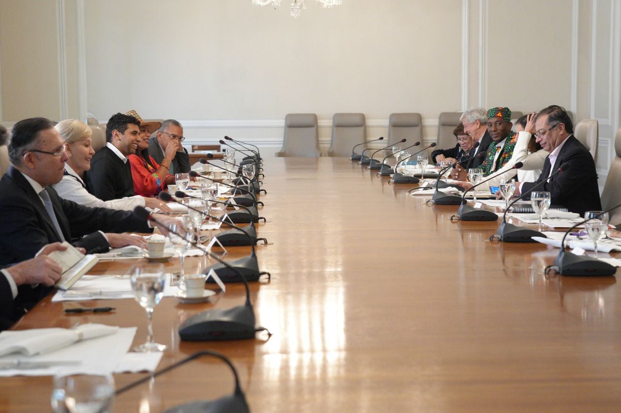 Presidente Gustavo Petro en la cumbre política para salvar la reforma a la salud