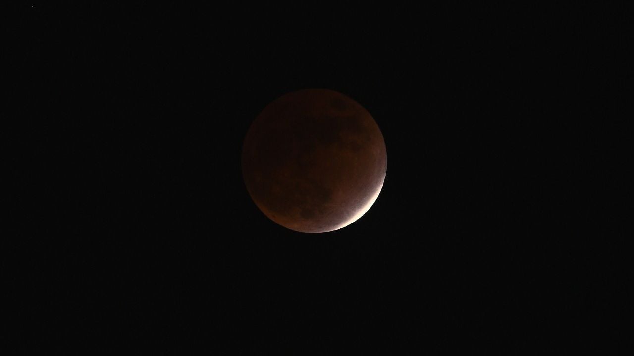 El cielo nocturno japonés también tuvo el privilegio de tener un eclipse de luna