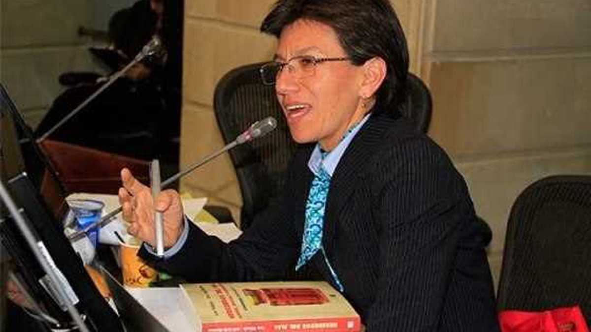 La Senadora de Alianza Verde critica el programa de ser Pilo Paga