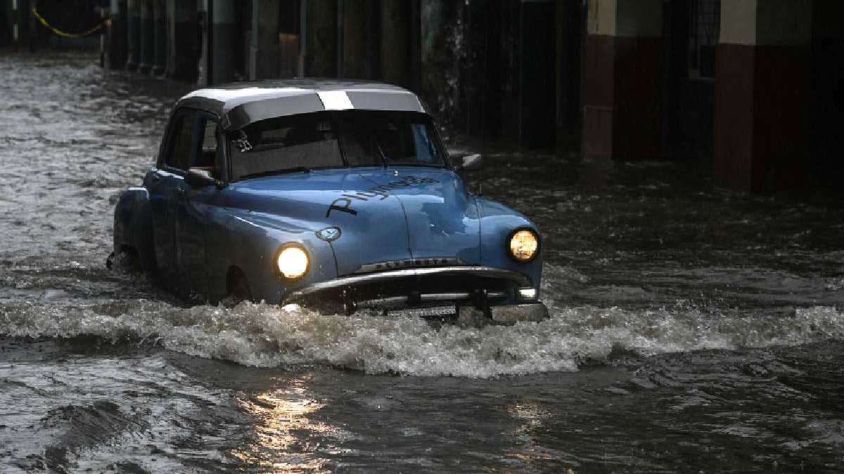 Según las fuentes meteorológicas, la ola de lluvias se ha derivado del paso del huracán Agatha que se espera que el próximo sábado llegue a La Florida.
