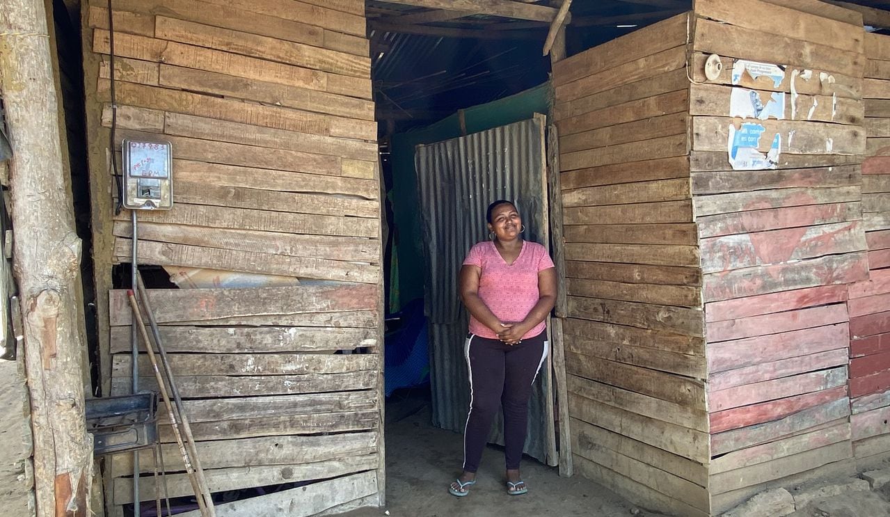 Carola Maza, habitante de San Juan de Urabá, es la usuaria número 300.000 de Energía Prepago. Foto: EPM