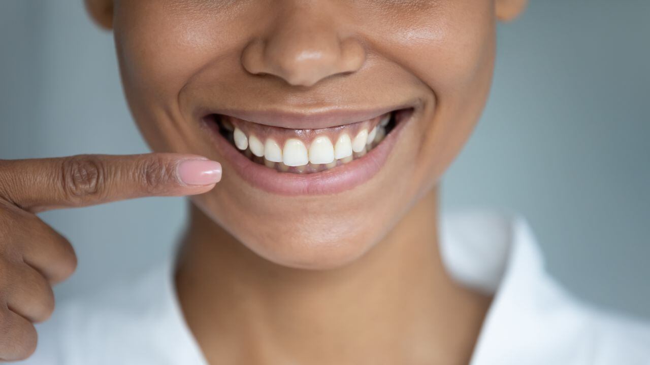 Es importante mantener una dieta balanceada para el bienestar de los dientes.