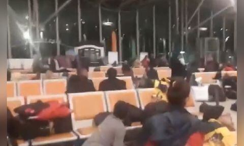 Sismo Turquía: el pánico que sufrieron los pasajeros del aeropuerto de Hayat.