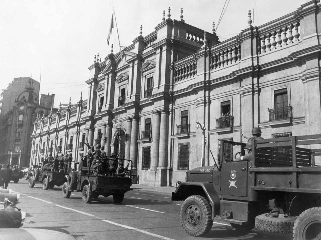 (Original Caption) 6/29/1973-Santiago, Chile- Troops loyal to President Salvador Allende are trucked to the Presidential Palace 6/29 to begin defense of the regime against rebel armored units.