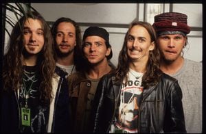 Pearl Jam, Eddie Vedder, Mike McCready, Jeff Paring, Stone Gossard, Dave Abbruzzese, Festival Pinkpop, Landgraaf, Holanda, 06/08/1992. (Foto de Gie Knaeps / Getty Images)