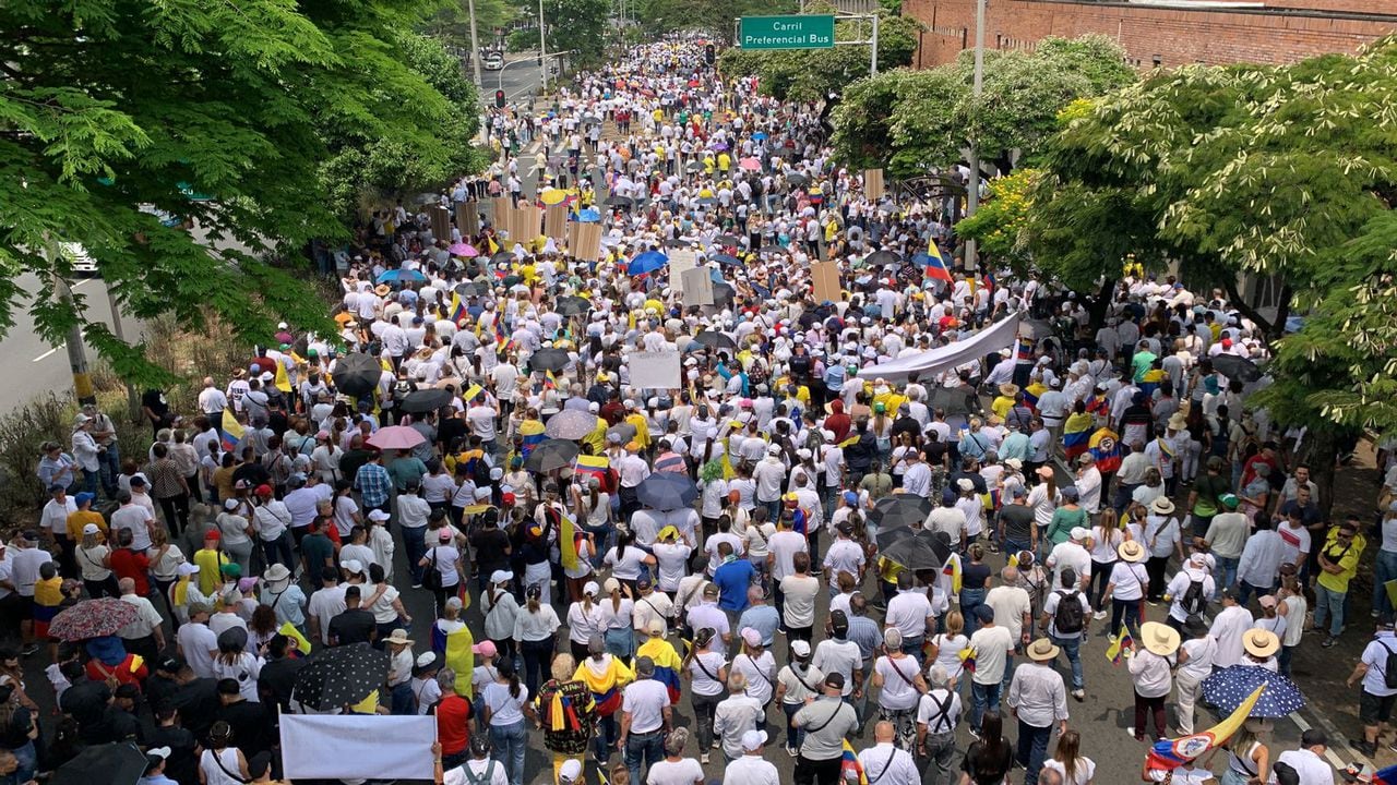 En Medellín, la participación en las marchas fue multitudinaria.