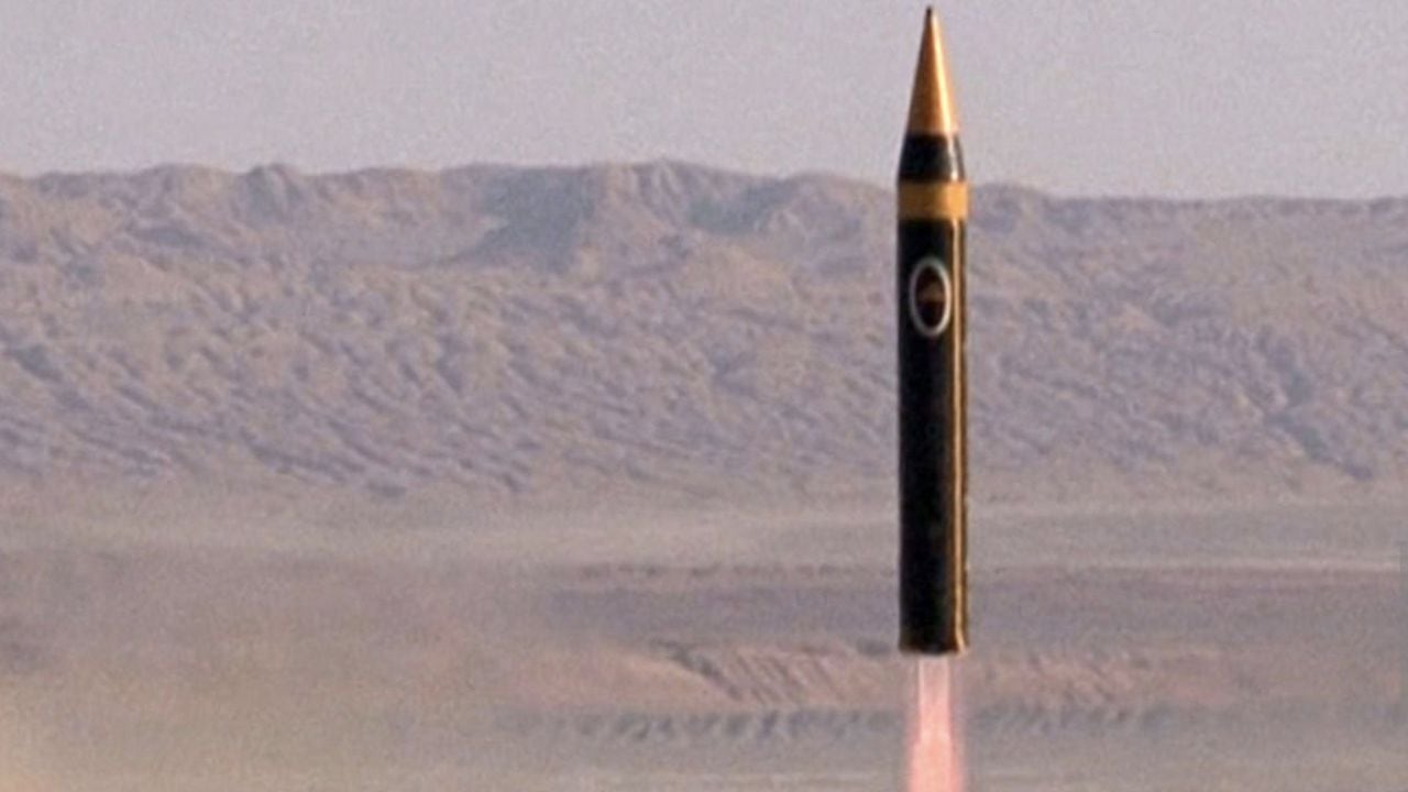 Así luce el nuevo misil creado por Irán y capaz de recorrer dos mil kilómetros para alcanzar su objetivo.
