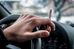 El riesgo para la salud de la exposición al humo del tabaco en el coche es mayor que en otros espacios cerrados.