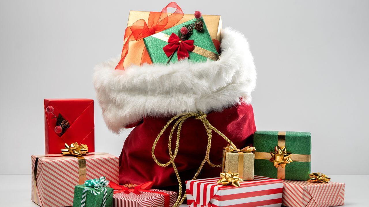 La temporada navideña, con sus patrones de compra, exquisiteces culinarias y expresiones de afecto a través de regalos, sigue siendo una época mágica que une a las personas.
