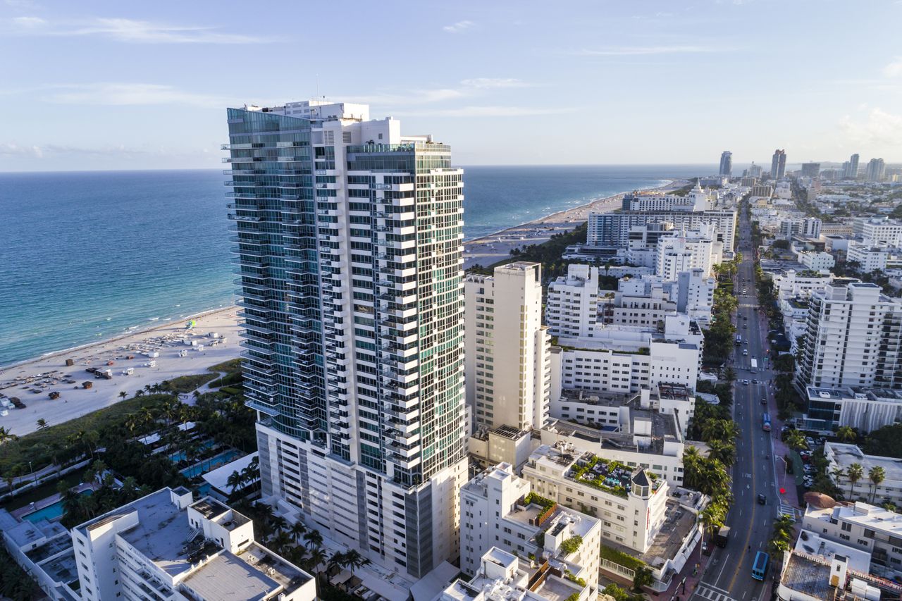 hotel Setai Miami Beach y Collins Avenue.