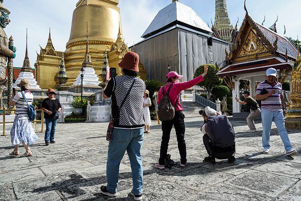 Cuando los turistas salen del país, "empiezan a escuchar a hablar de estafas" y esto "tiene un impacto psicológico", explica.