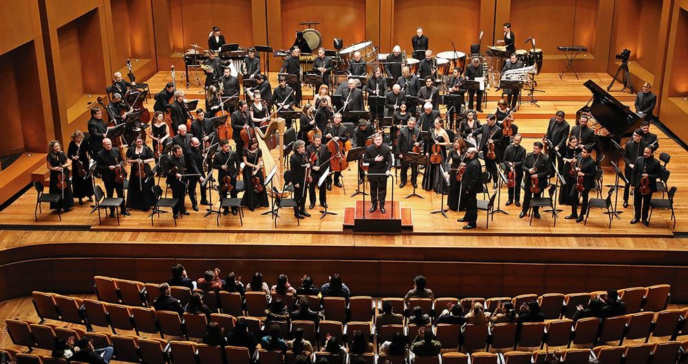 La Orquesta Filarmónica. 