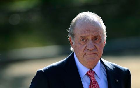 Rey emérito español Juan Carlos I paga 680.000 euros para evitar causa judicial