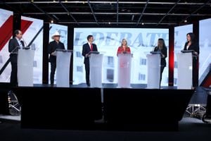 Candidatos con vicky debate centro democrático