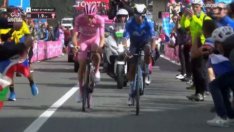 Tadej Pogacar y Nairo Quintana juntos en el Giro de Italia 2024