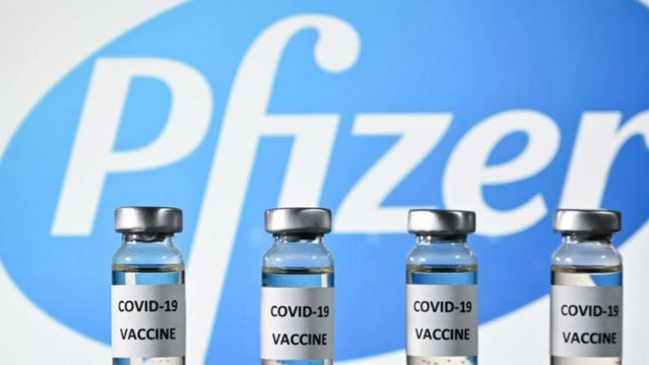 10 meses después de desatarse la pandemia, Reino Unido aprobó la vacuna de Pfizer y BioNTech contra el coronavirus.