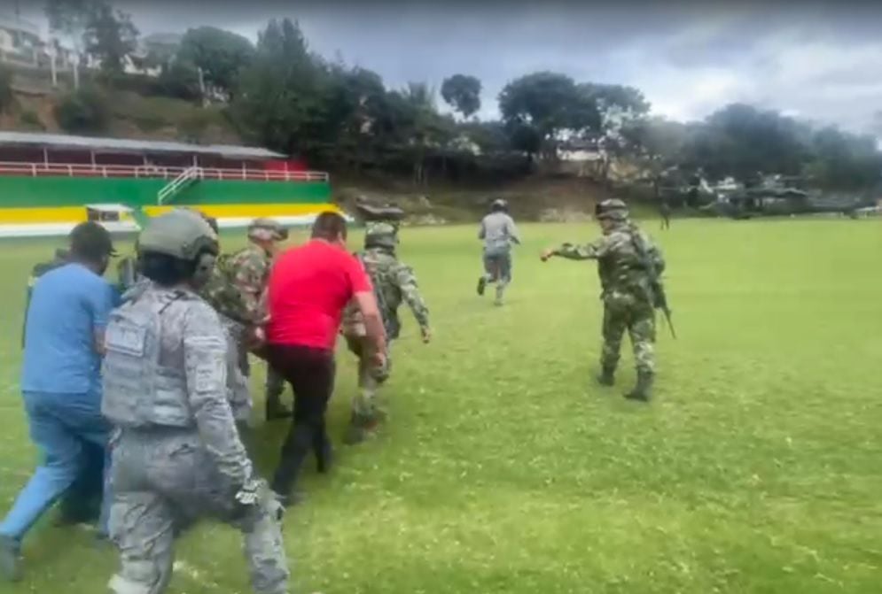 Fuerzas Militares salvaron la vida de campesino herido tras pisar una mina antipersonal en Nariño.