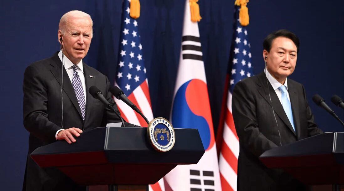 La presencia del portaaviones Ronald Reagan hace parte de los acuerdos logrados en la cumbre de mayo pasado entre el presidente surcoreano, Yoon Suk-yeol, y su homólogo estadounidense, Joe Biden, y que prevé el despliegue de “activos estratégicos en la península coreana de manera coordinada y cuando sea necesario” para contrarrestar las acciones de Pionyang.