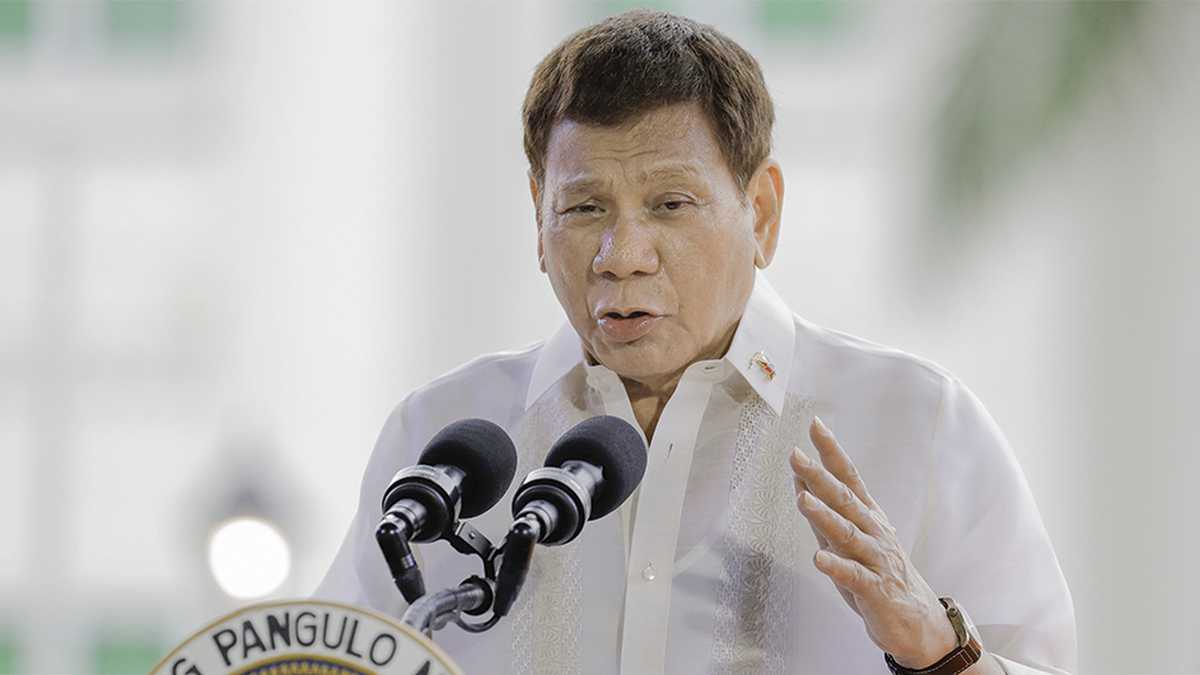 El pasado octubre, Duterte, de 76 años, aseguró que no se presentaría como candidato a la vicepresidencia, a pesar de haberlo anunciado antes, y que abandonaría la política una vez concluya su mandato de seis años como presidente, que por ley no puede revalidar.
