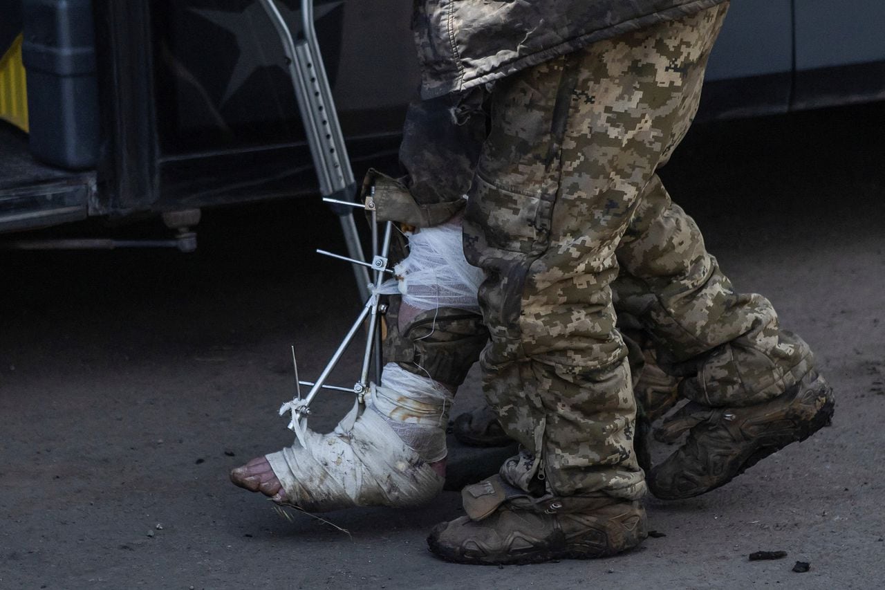 En imágenes : Ucrania y Rusia intercambian prisioneros en las afueras de Bajmut