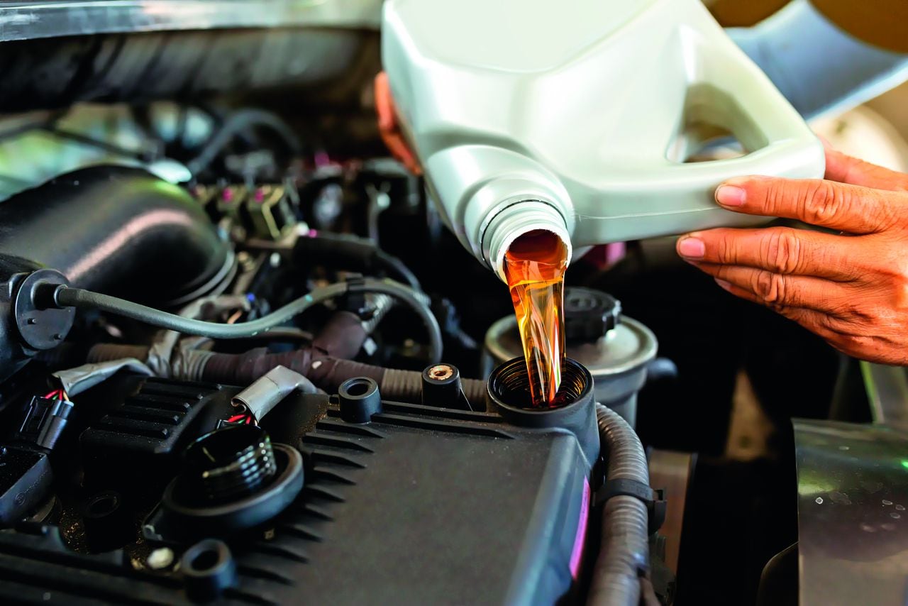 Un aceite de alta calidad realiza funciones especializadas para los vehículos, pues protege componentes críticos del motor.