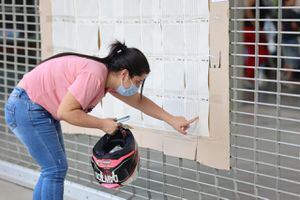 Votaciones Medellin voto elecciones gente urnas