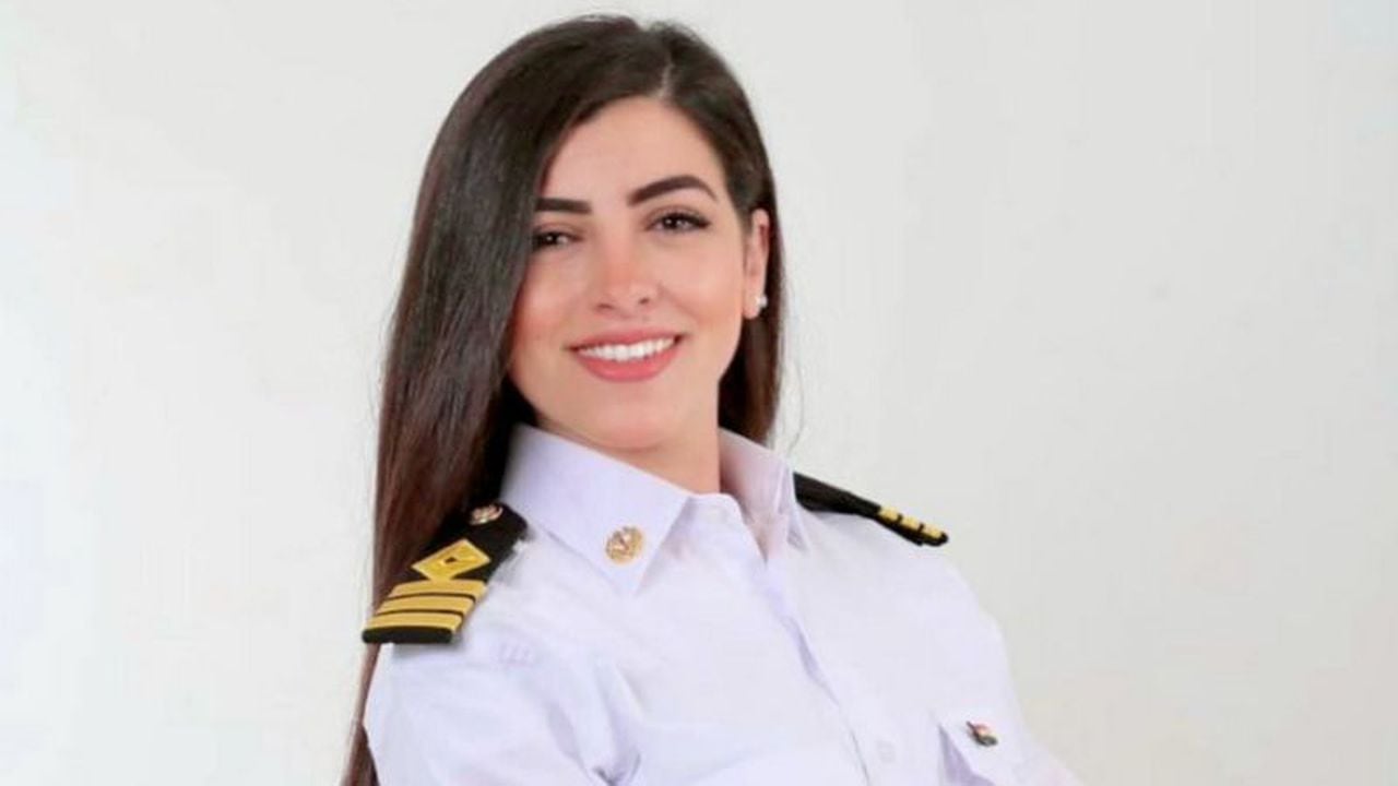 Marwa Elselehdar es la primera mujer en ser capitana de barco en Egipto.