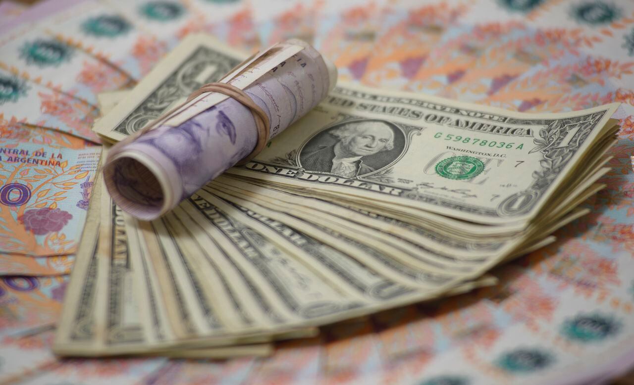 Dólar blue y dólar oficial: Toda la información para este lunes en Argentina