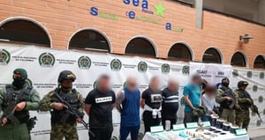 Presuntos integrantes de red de anfetaminas en Medellín.