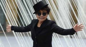 Yoko Ono, viuda de Jhon Lennon, fue acusada por copiar diseños. 