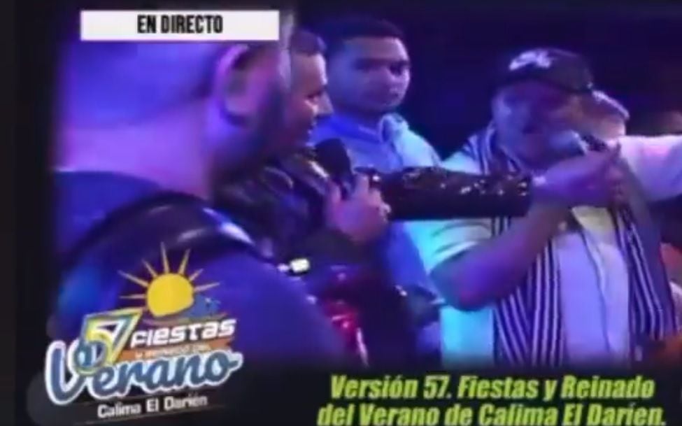 Alcalde de Calima El Darién, Valle, protagonizó bochornosa escena en una discoteca; se quitó hasta la ropa.