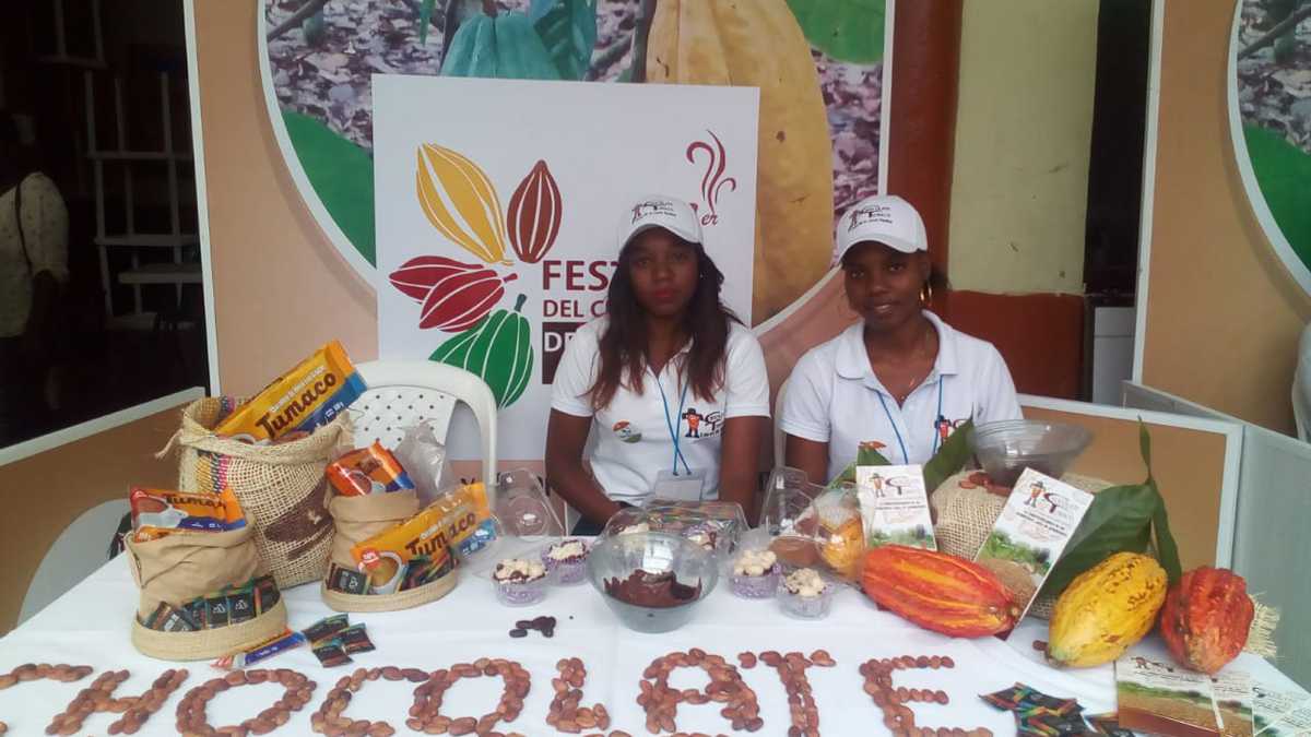 La Cámara de Comercio y la Alcaldía de Tumaco organizan el Festival del Chocolate para dar a conocer las unidades productivas que trabajan los campesinos con instructores del Sena.