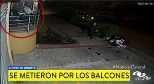 Delincuentes saltan de un balcón luego de robar dos apartamentos en Bogotá. Cortesía Noticias Caracol.