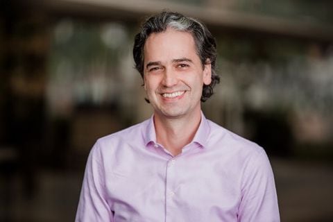 El invitado al nuevo episodio del Podcast Máximo Desempeño es el líder empresarial, David Escobar Arango