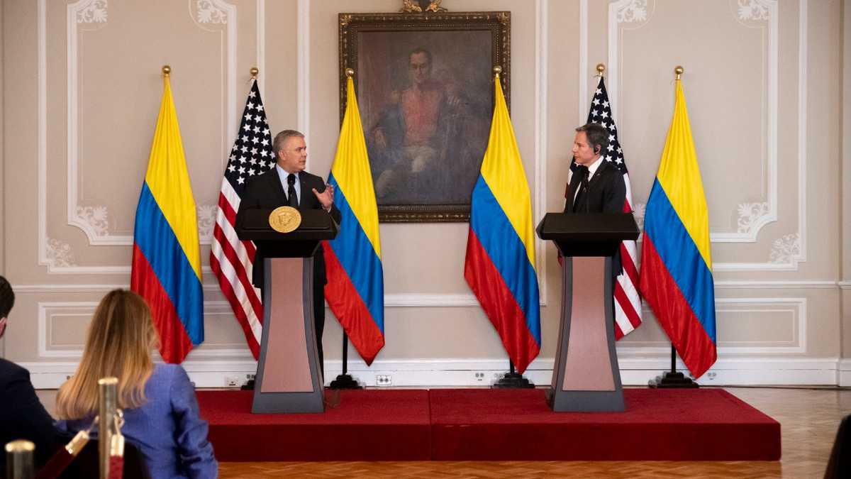 Iván Duque presidente de Colombia con el secretario de Estado de EE.UU. Antony Blinken