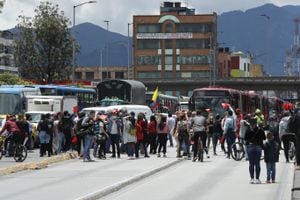 Bloqueos protestas comerciantes cuarentena estricta autopista sur 53
