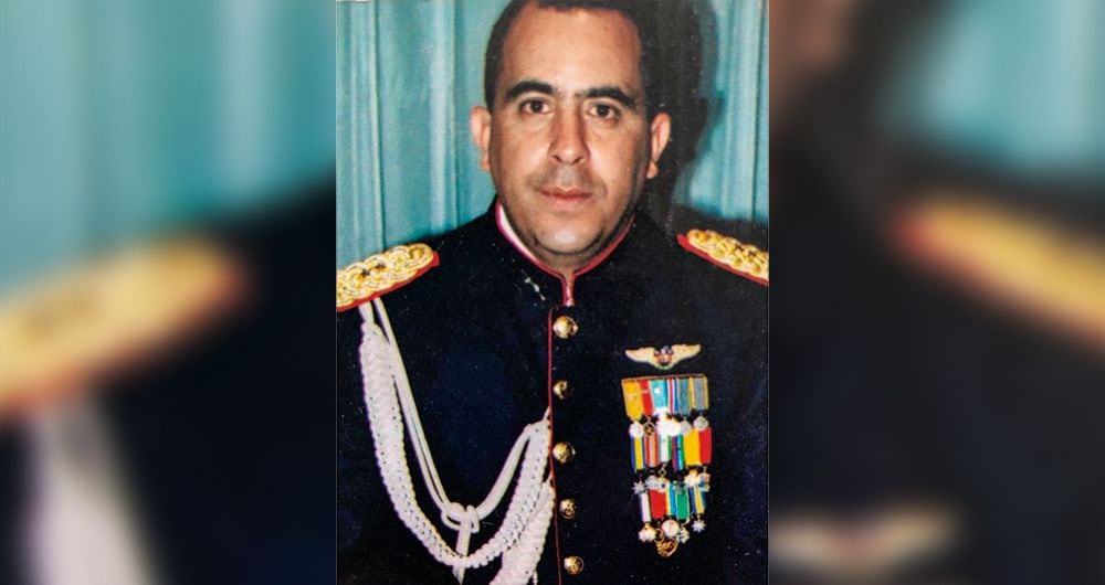  El coronel (r) De la Cruz dijo que Petro, siendo guerrillero del M-19, le disfiguró la cara al hoy general (r) Gabriel Díaz Ortiz.