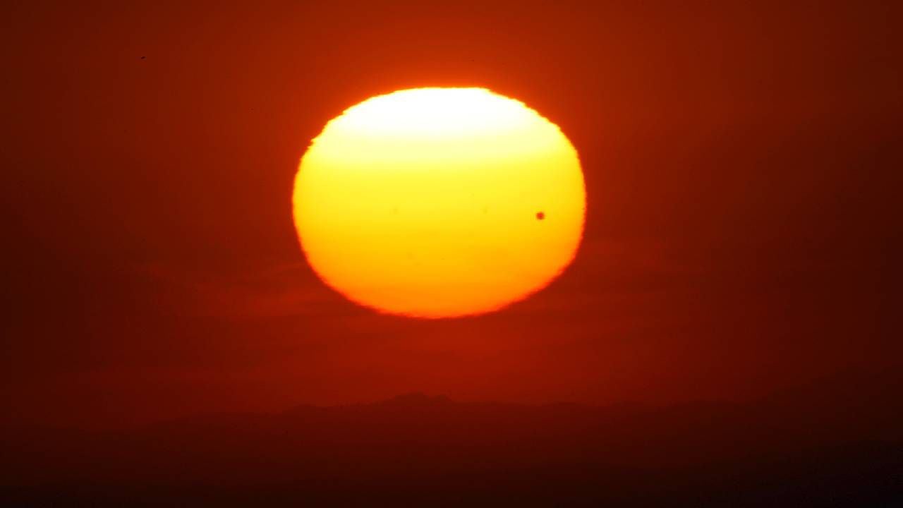 Tránsito de Venus a través del Sol visto desde el sur de California.