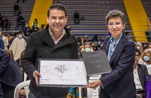 El gobernador de Cundinamarca, Nicolás García y la alcaldesa de Bogotá, Claudia López, en la audiencia pública de la Región Metropolitana.