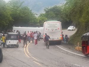 Una persona muerta y ocho menores de edad heridos deja accidente de una ruta escolar en el municipio de Dabeiba, occidente de Antioquia, a cuatro horas de Medellín.