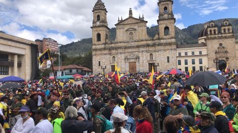 Marchas en Bogotá. Militares retirados se concentran en la Plaza de Bolívar.